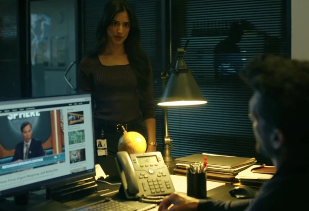 Промо-кадр из 1 серии 2 сезона сериала Миротворец 2022г